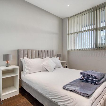 런던 Cosy 1-Bed By Heathrow Airport 아파트 외부 사진