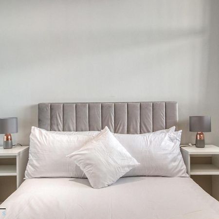 런던 Cosy 1-Bed By Heathrow Airport 아파트 외부 사진